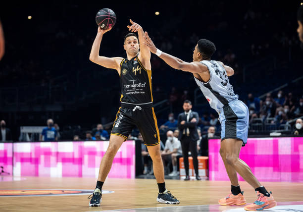 对三球落后 对三球落后